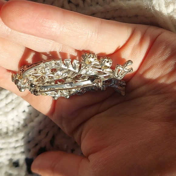 Coco Aurora Borealis Silver Leaf/Feather Statement Brooch - Picture 7 of 8